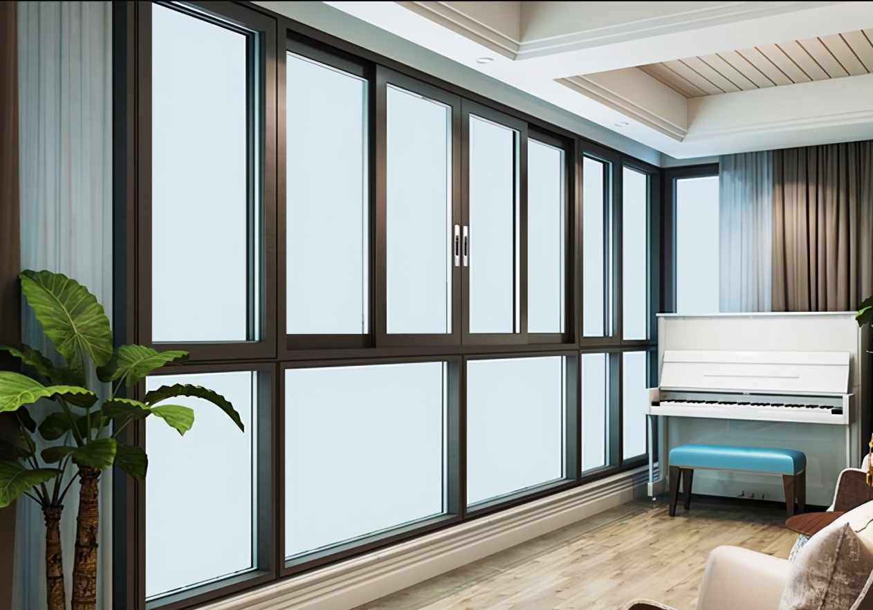 沈陽封陽臺斷橋鋁選窗攻略:選斷橋鋁系統門窗注意好這五點,你家陽臺實用又美觀!